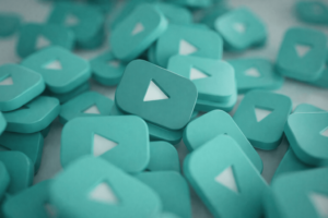 Leia mais sobre o artigo Conheça os tipos de anúncios do YouTube e quando usar cada um